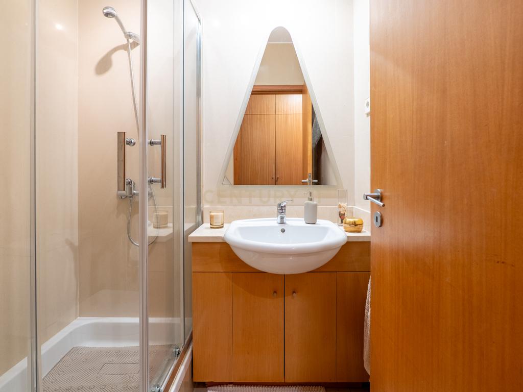 T2 Apartment in União das freguesias de Matosinhos e Leça da Palmeira, Matosinhos - image 17
