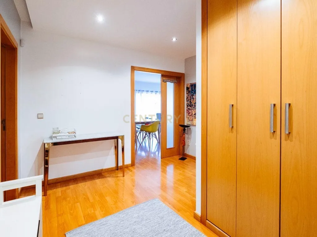 T3 Apartment in Parceiros e Azoia, Leiria - image 11