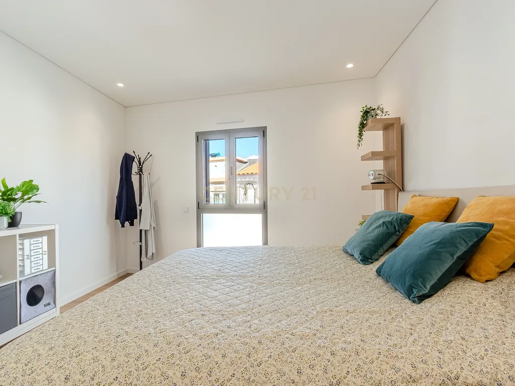 High-Quality T3 Apartment with Garage and Pool - image 17