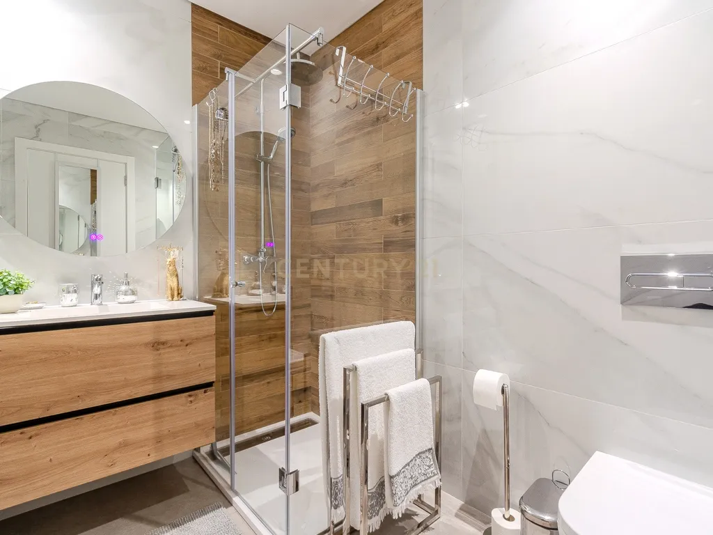 High-Quality T3 Apartment with Garage and Pool - image 19