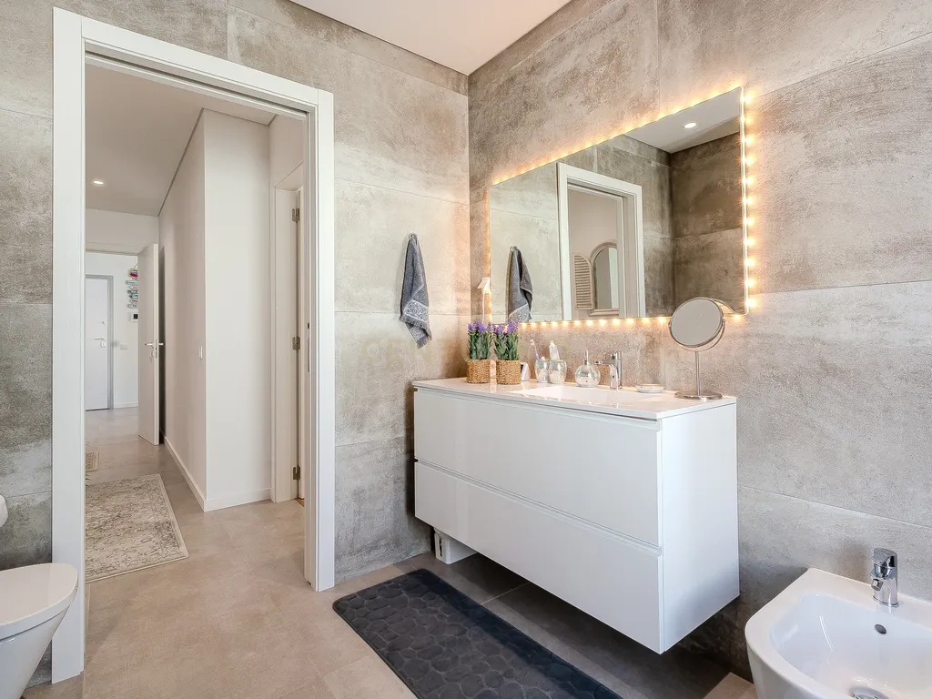 High-Quality T3 Apartment with Garage and Pool - image 25