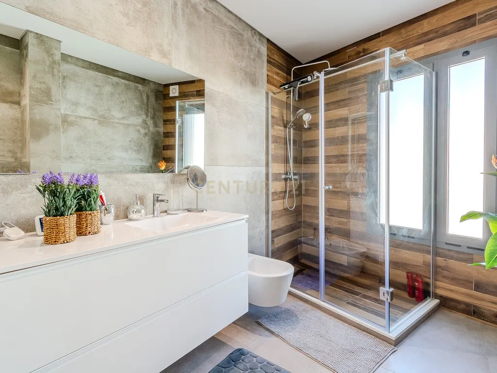 High-Quality T3 Apartment with Garage and Pool - image 26