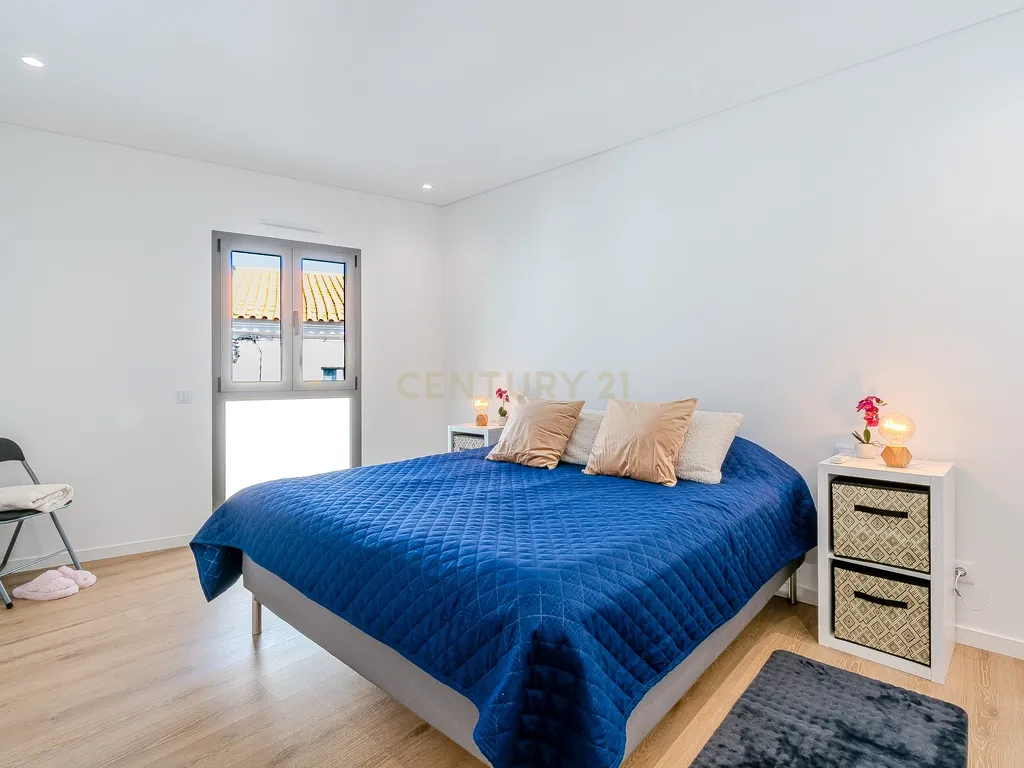 High-Quality T3 Apartment with Garage and Pool - image 28