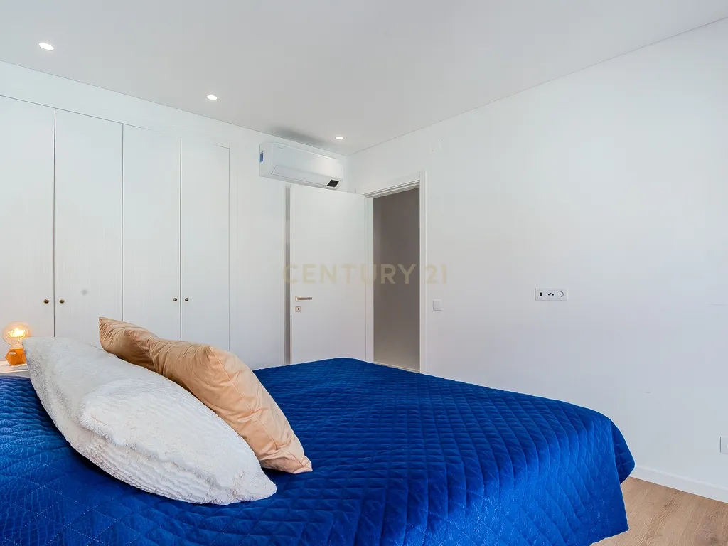 High-Quality T3 Apartment with Garage and Pool - image 30