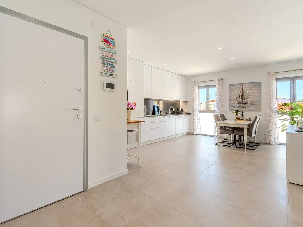 High-Quality T3 Apartment with Garage and Pool - image 32