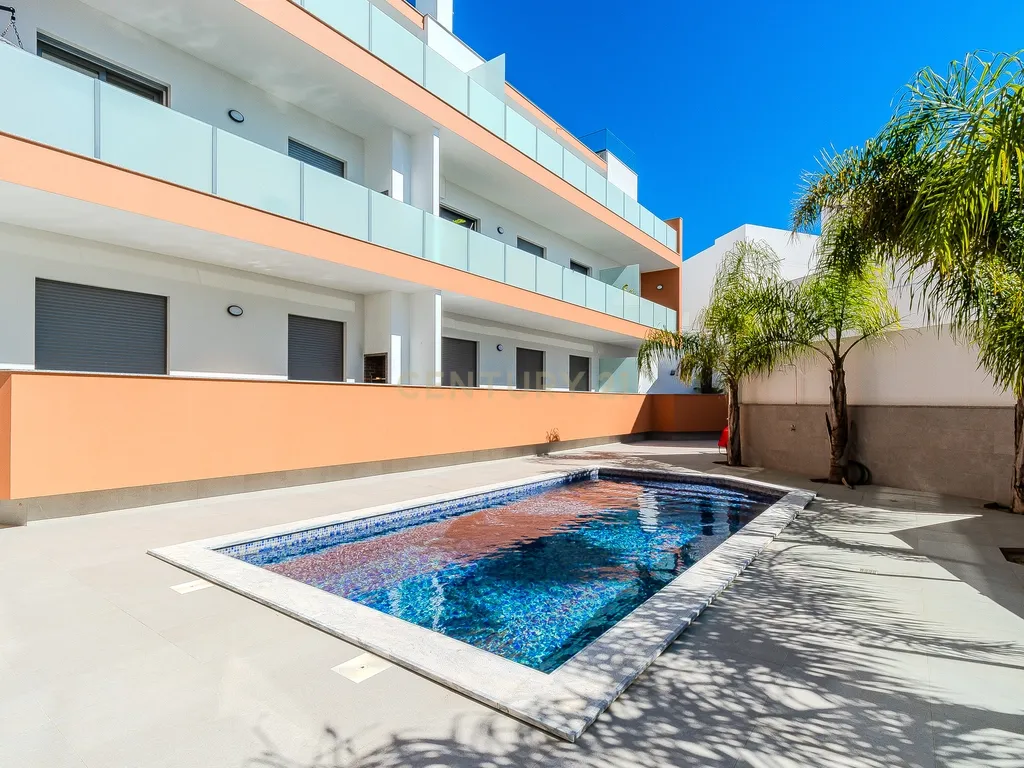 High-Quality T3 Apartment with Garage and Pool - image 35