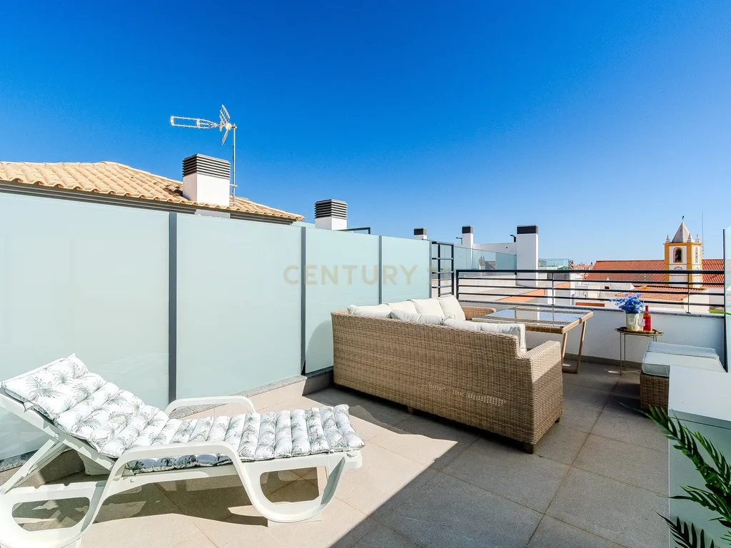 High-Quality T3 Apartment with Garage and Pool - image 37