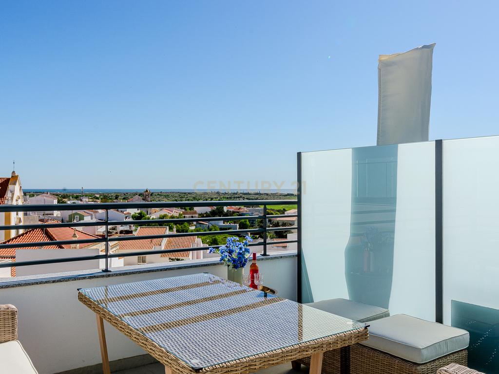 High-Quality T3 Apartment with Garage and Pool - image 38