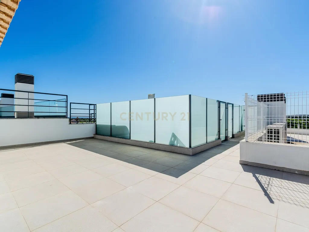 High-Quality T3 Apartment with Garage and Pool - image 43