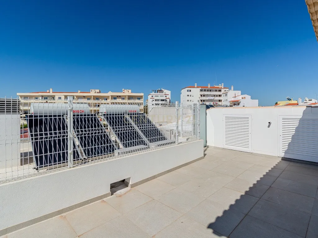 High-Quality T3 Apartment with Garage and Pool - image 44