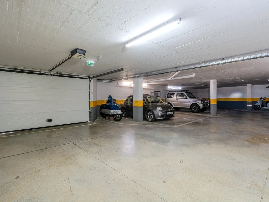 High-Quality T3 Apartment with Garage and Pool - image 47