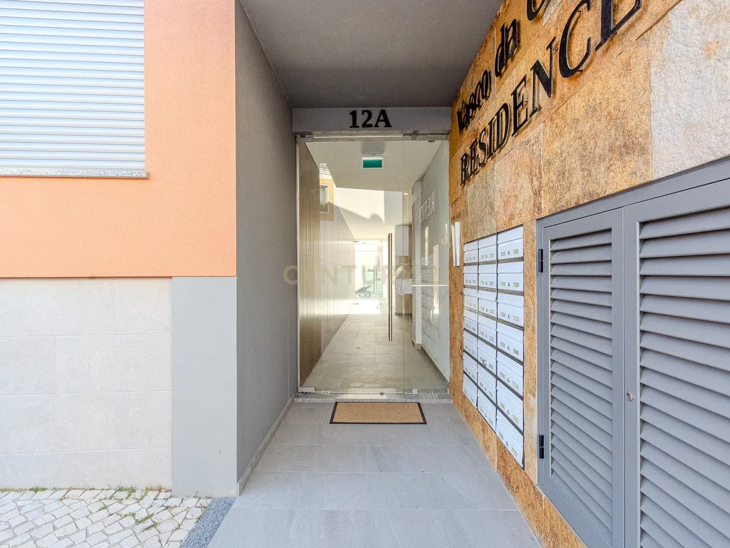 High-Quality T3 Apartment with Garage and Pool - image 49