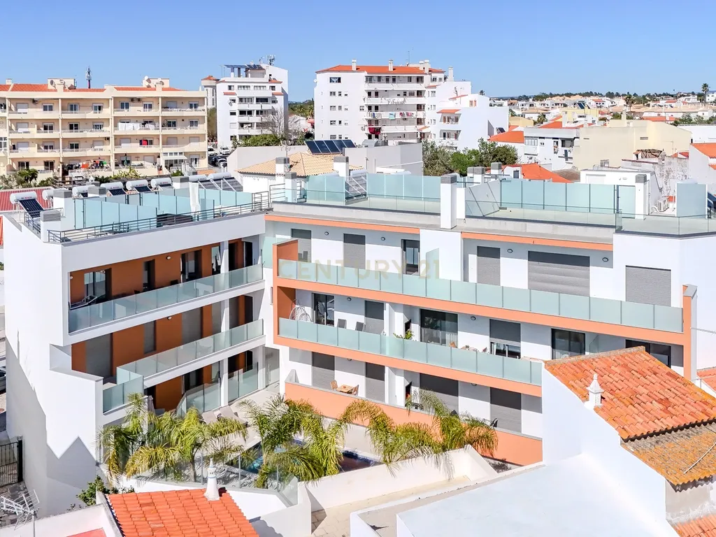 High-Quality T3 Apartment with Garage and Pool - image 51
