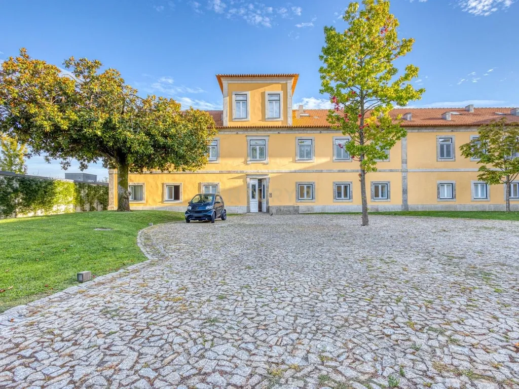 T4 Duplex Apartment in Bonfim, Porto - image 02