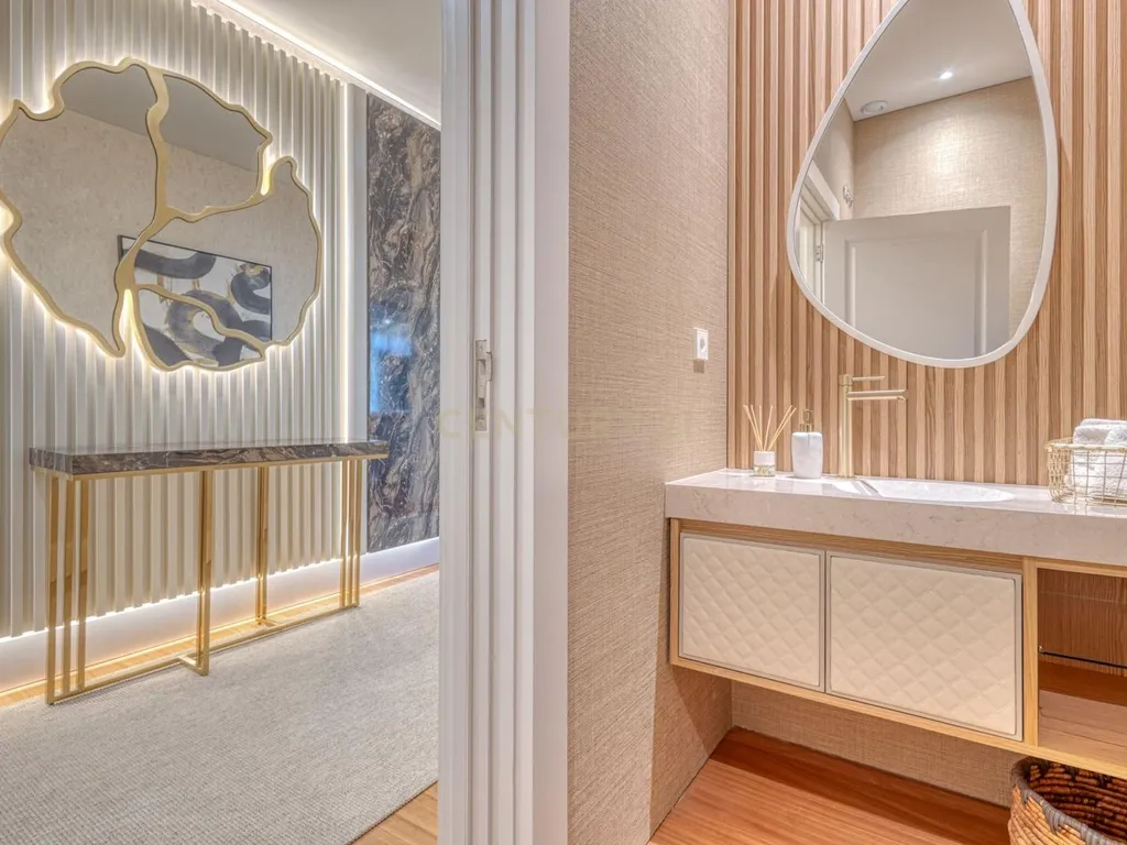 T4 Duplex Apartment in Bonfim, Porto - image 13