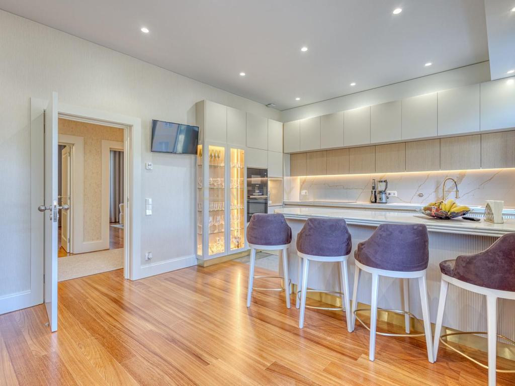T4 Duplex Apartment in Bonfim, Porto - image 18