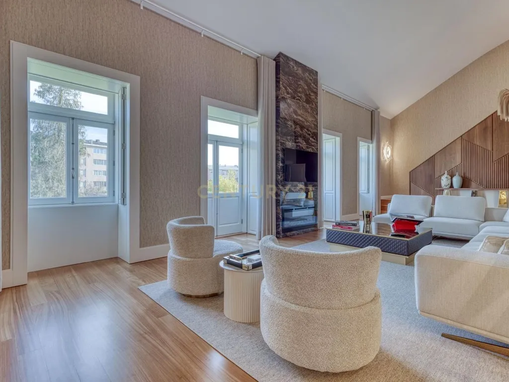T4 Duplex Apartment in Bonfim, Porto - image 27