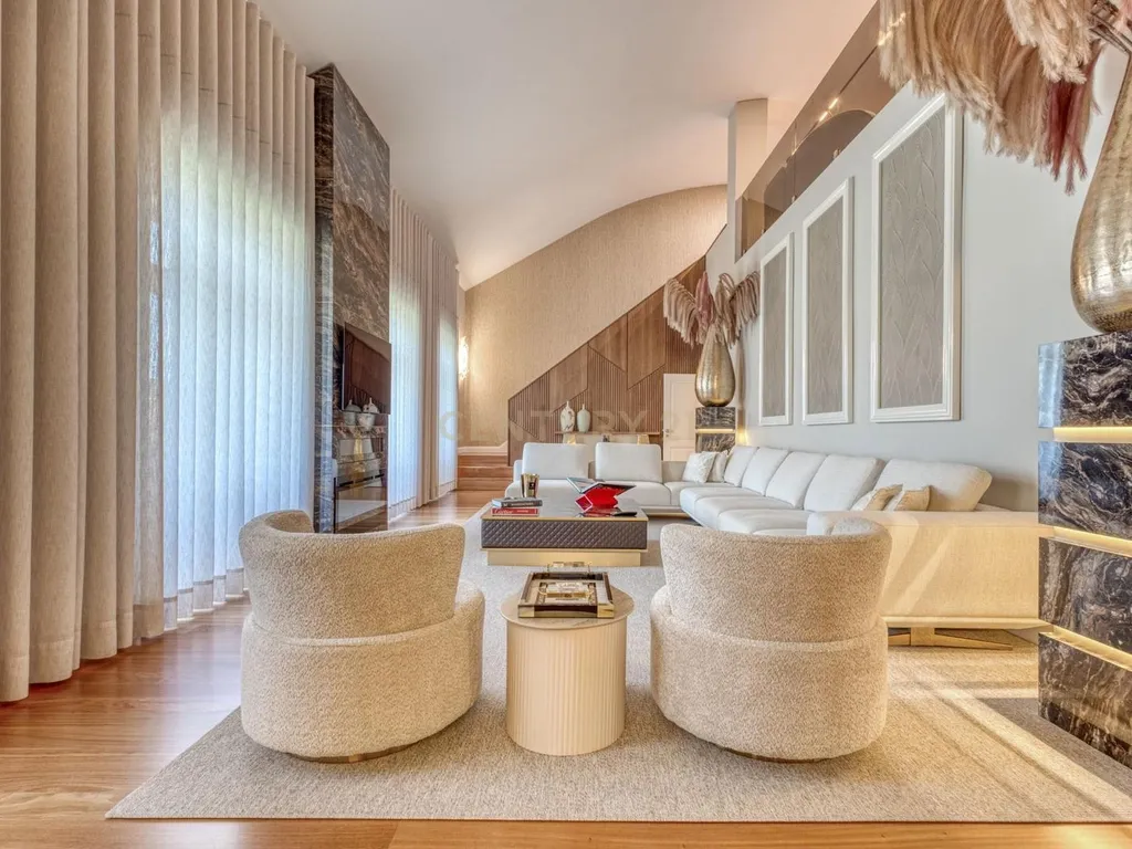 T4 Duplex Apartment in Bonfim, Porto - image 29