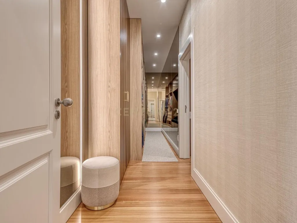 T4 Duplex Apartment in Bonfim, Porto - image 34