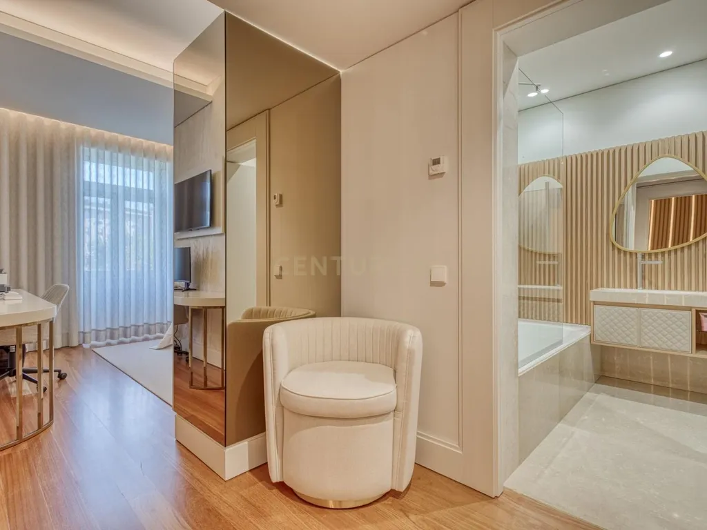 T4 Duplex Apartment in Bonfim, Porto - image 38