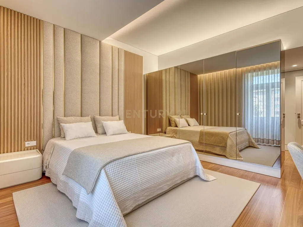 T4 Duplex Apartment in Bonfim, Porto - image 39