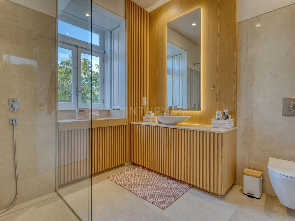 T4 Duplex Apartment in Bonfim, Porto - image 43