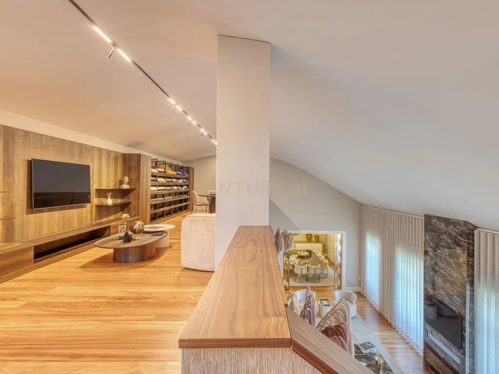 T4 Duplex Apartment in Bonfim, Porto - image 45