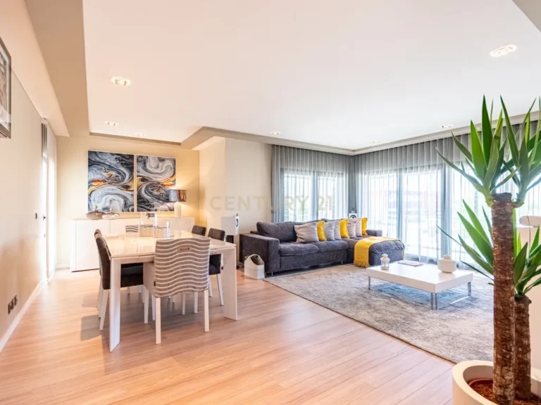 T4+ Apartment in Montijo e Afonsoeiro, Montijo - image 01