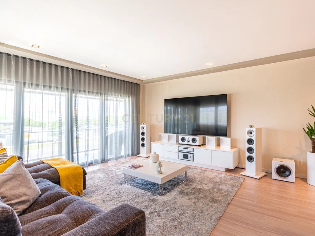 T4+ Apartment in Montijo e Afonsoeiro, Montijo - image 04