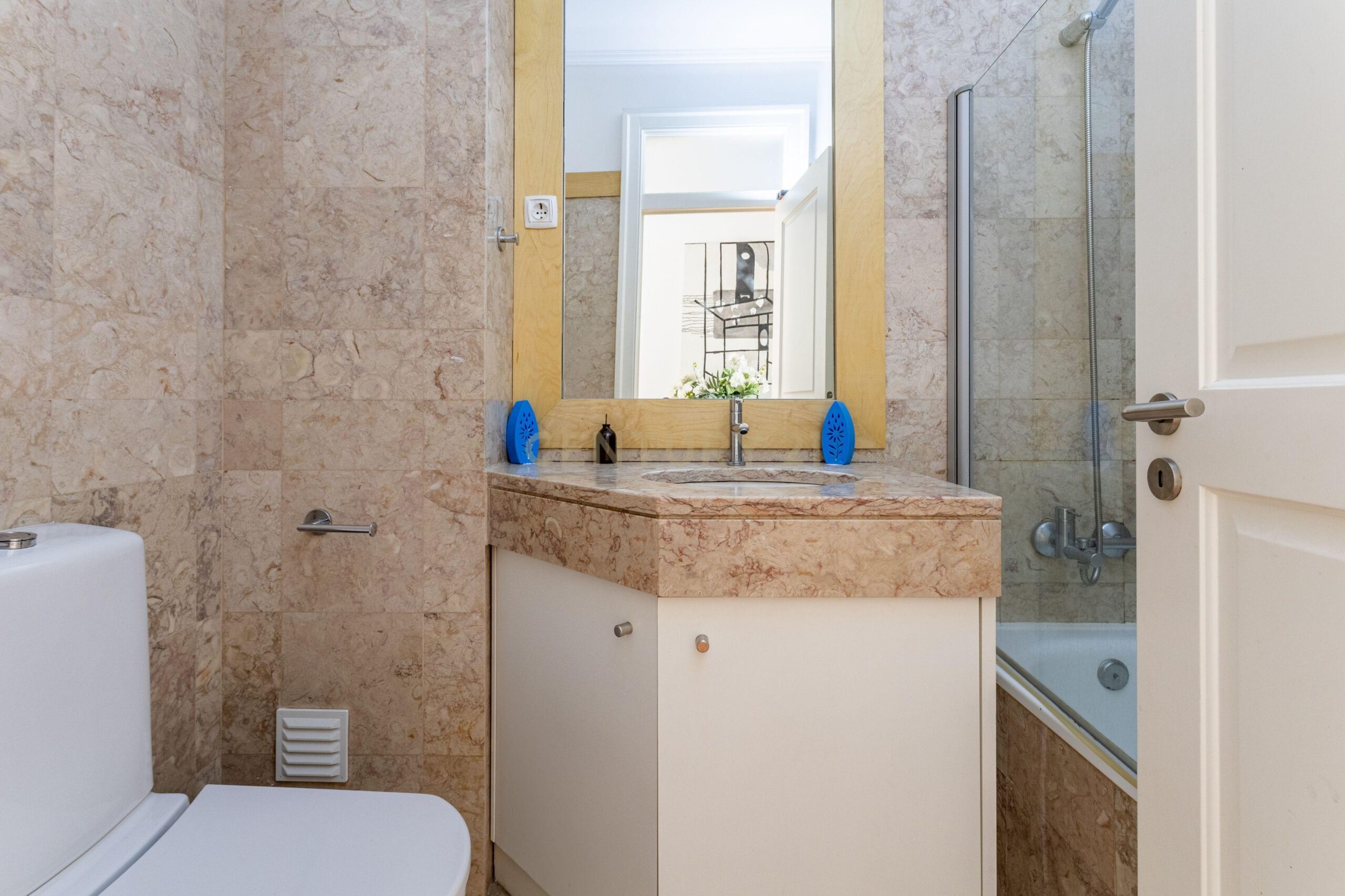 T4 Apartment with AL Licence in Downtown Lisbon - image 10