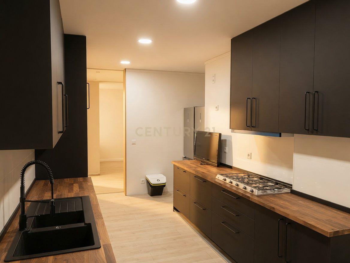 T4+ Apartment in Santo António dos Olivais, Coimbra - image 05
