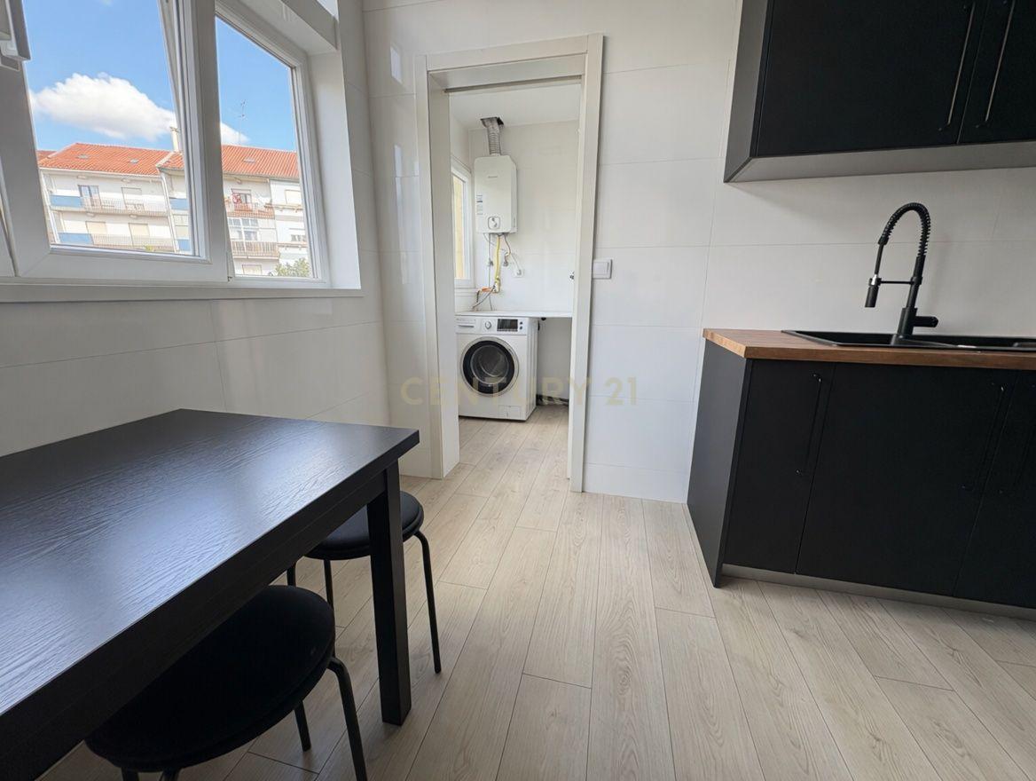 T4+ Apartment in Santo António dos Olivais, Coimbra - image 06