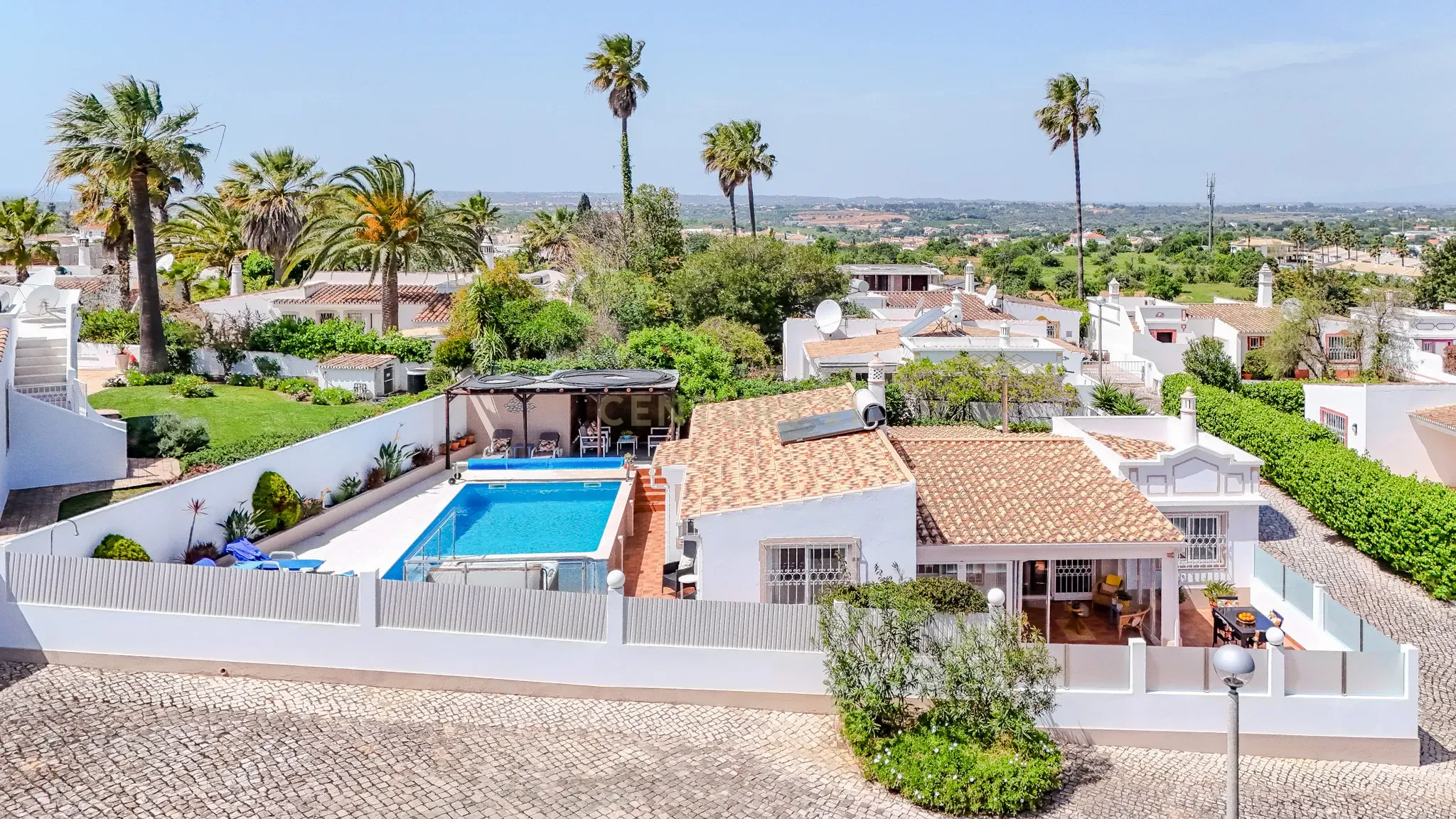 T2 Villa with Heated Pool and Jacuzzi in Quinta dos Alamos, Guia - image 02