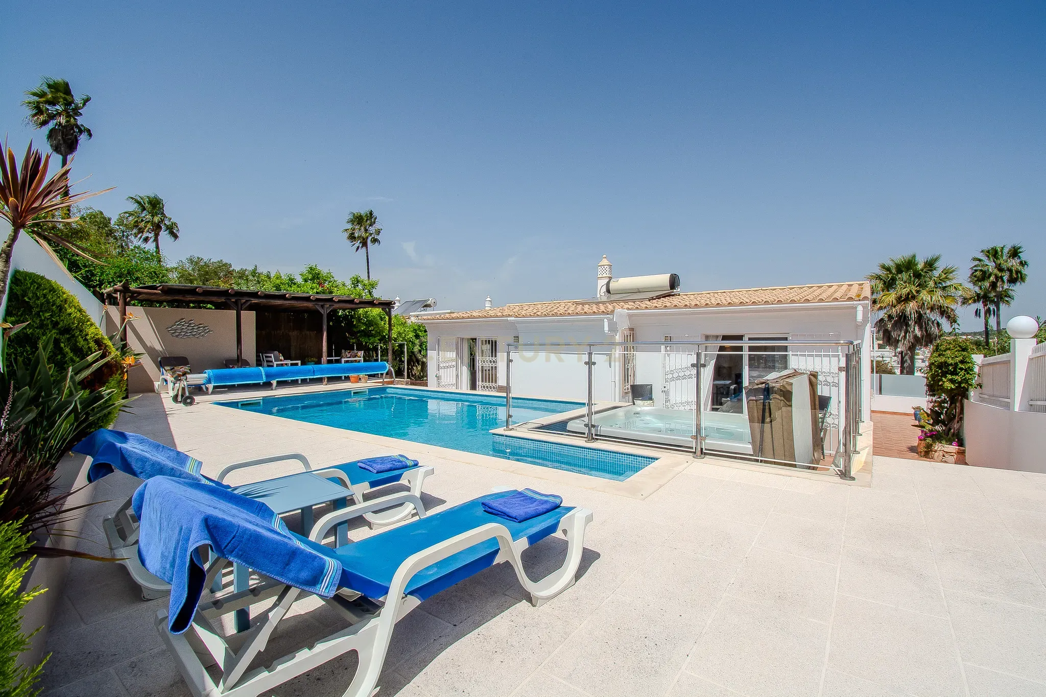 T2 Villa with Heated Pool and Jacuzzi in Quinta dos Alamos, Guia - image 04
