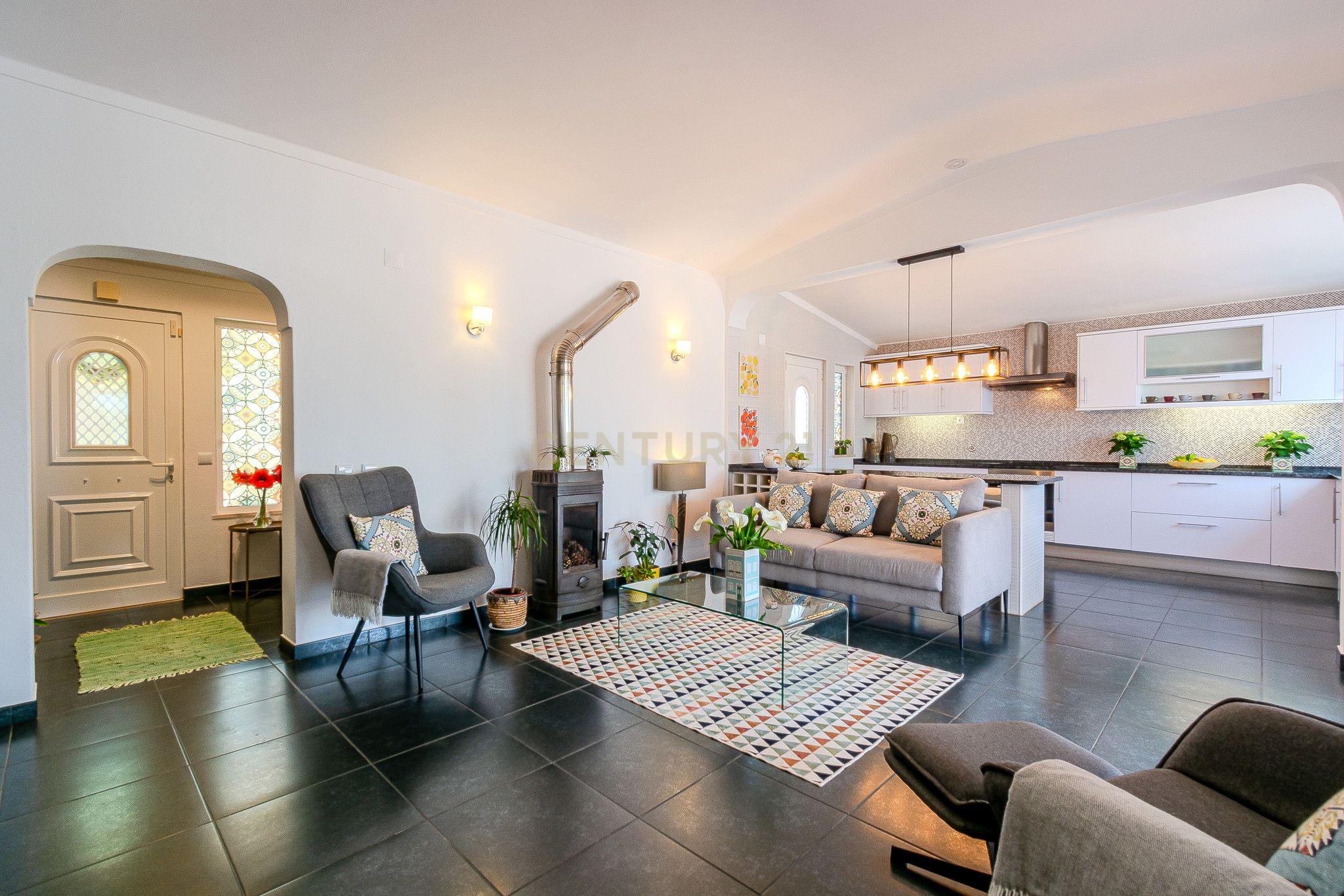 T2 Villa with Heated Pool and Jacuzzi in Quinta dos Alamos, Guia - image 08