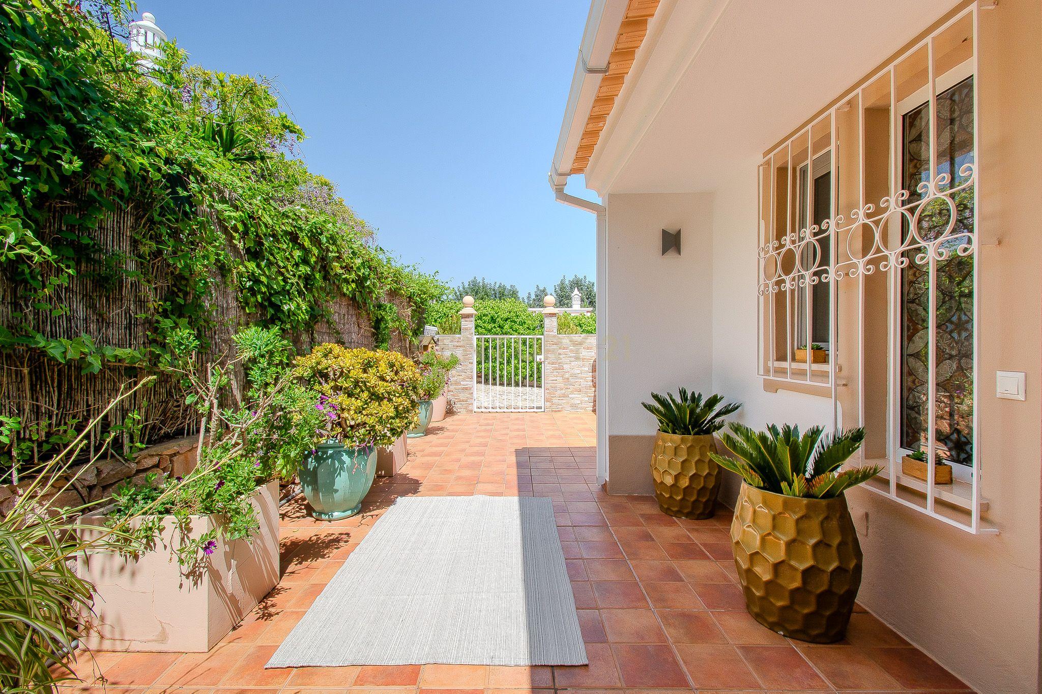 T2 Villa with Heated Pool and Jacuzzi in Quinta dos Alamos, Guia - image 41