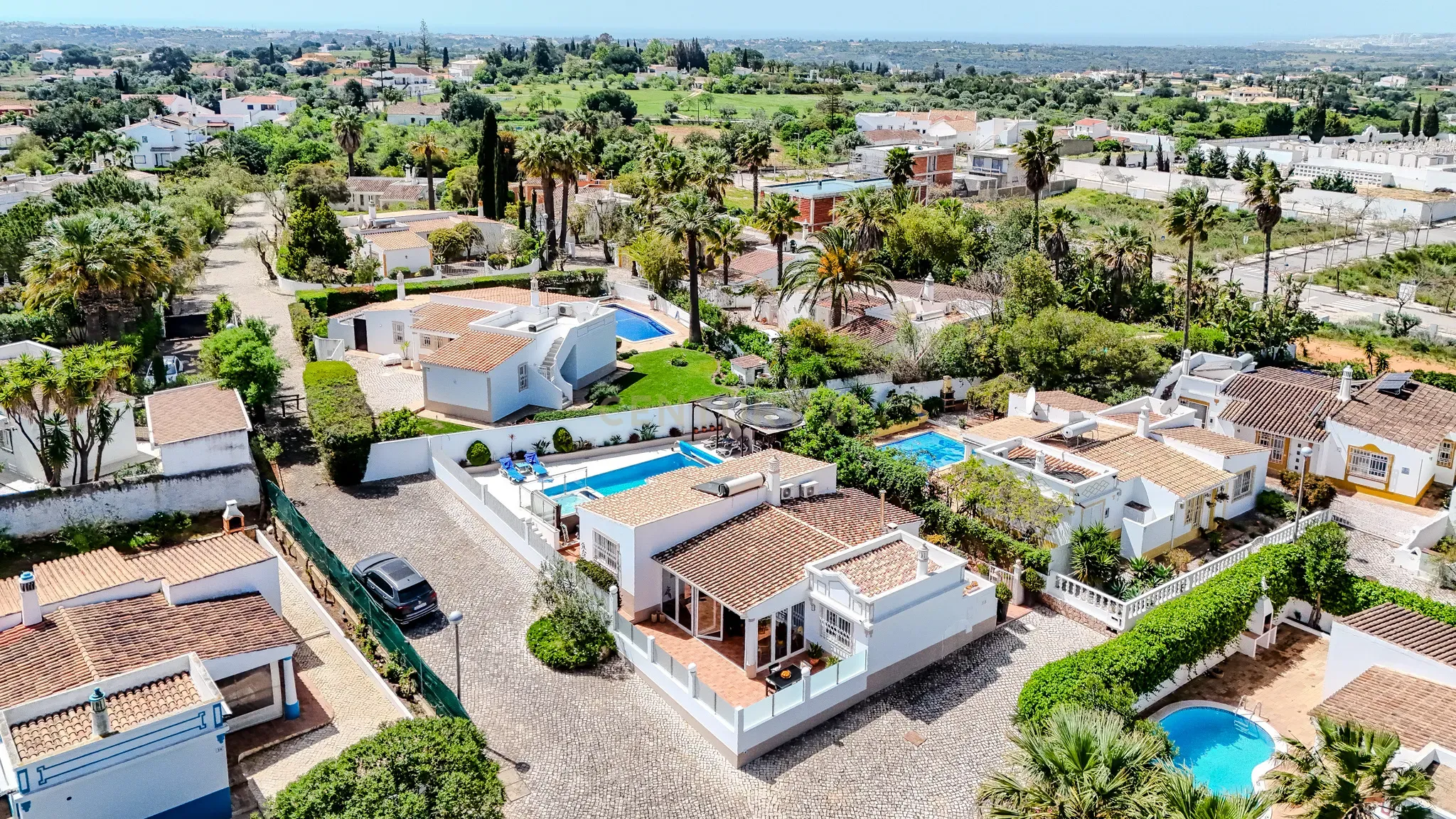T2 Villa with Heated Pool and Jacuzzi in Quinta dos Alamos, Guia - image 53