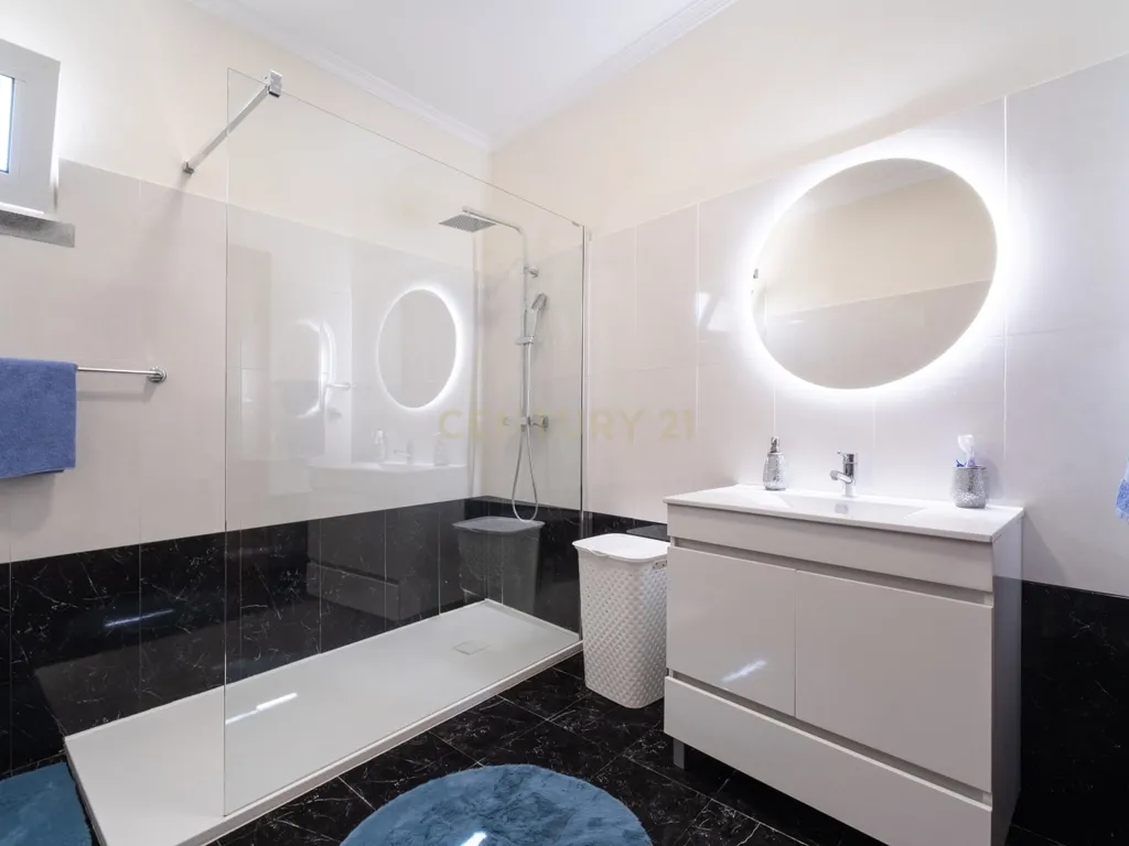 T2 Villa in Monte, Funchal - image 16