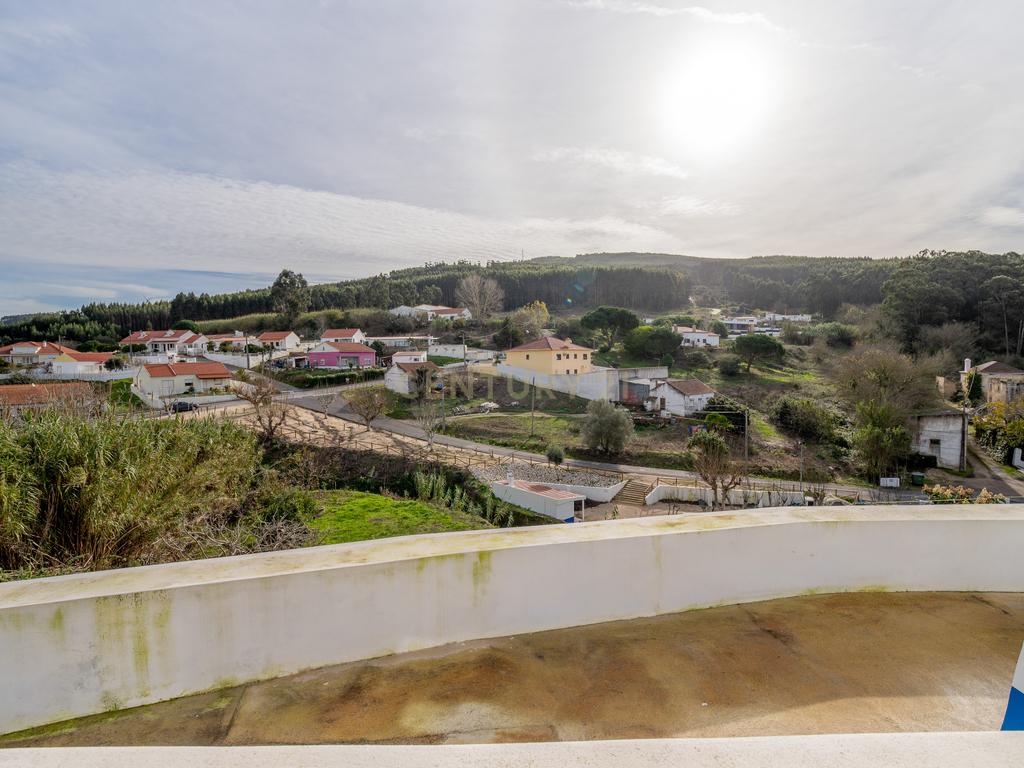 T2 Villa in Turcifal, Torres Vedras - image 04