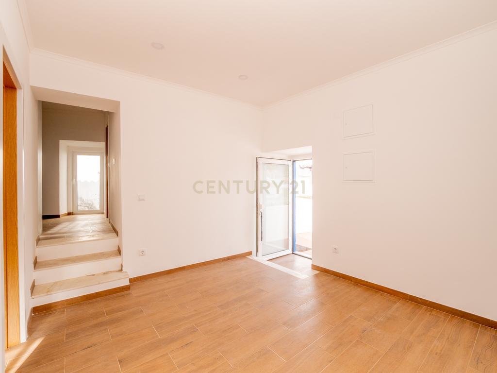 T2 Villa in Turcifal, Torres Vedras - image 06