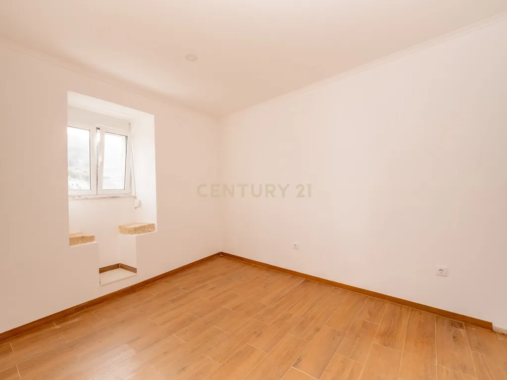 T2 Villa in Turcifal, Torres Vedras - image 08