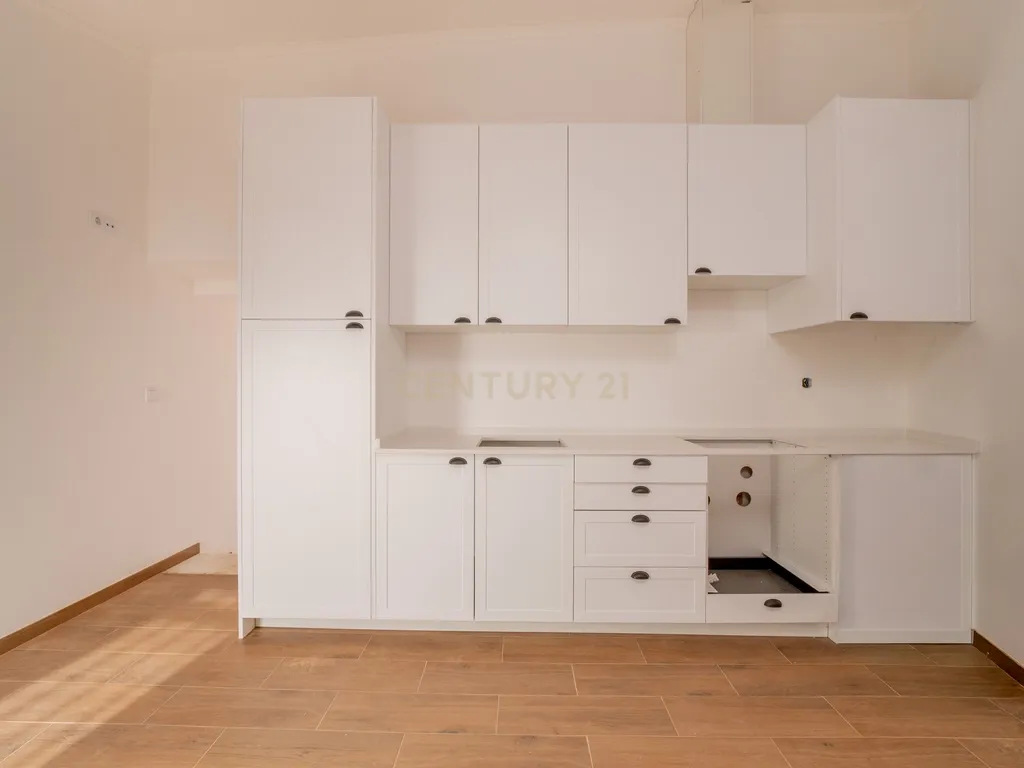 T2 Villa in Turcifal, Torres Vedras - image 11