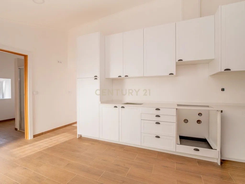 T2 Villa in Turcifal, Torres Vedras - image 14