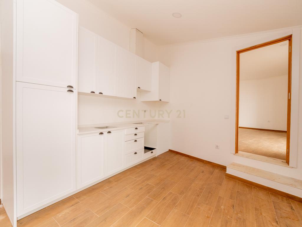 T2 Villa in Turcifal, Torres Vedras - image 15