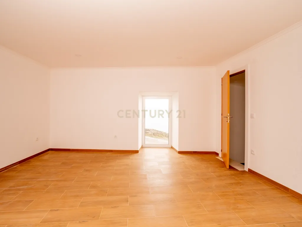 T2 Villa in Turcifal, Torres Vedras - image 16