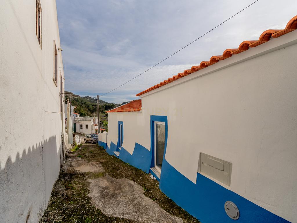 T2 Villa in Turcifal, Torres Vedras - image 23