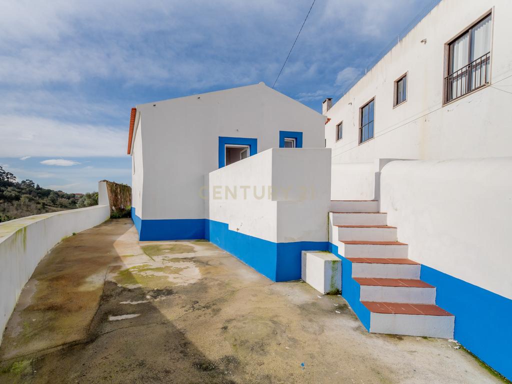 T2 Villa in Turcifal, Torres Vedras - image 28
