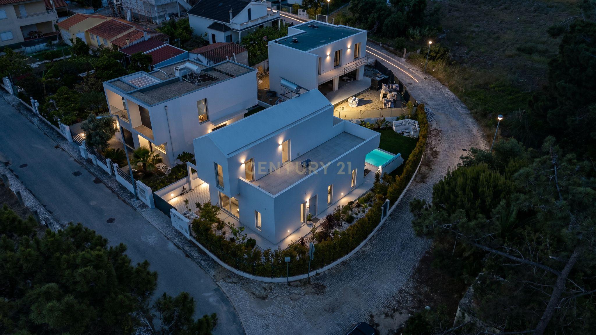 Exclusive T3 Villa in Lagoa de Albufeira - image 01