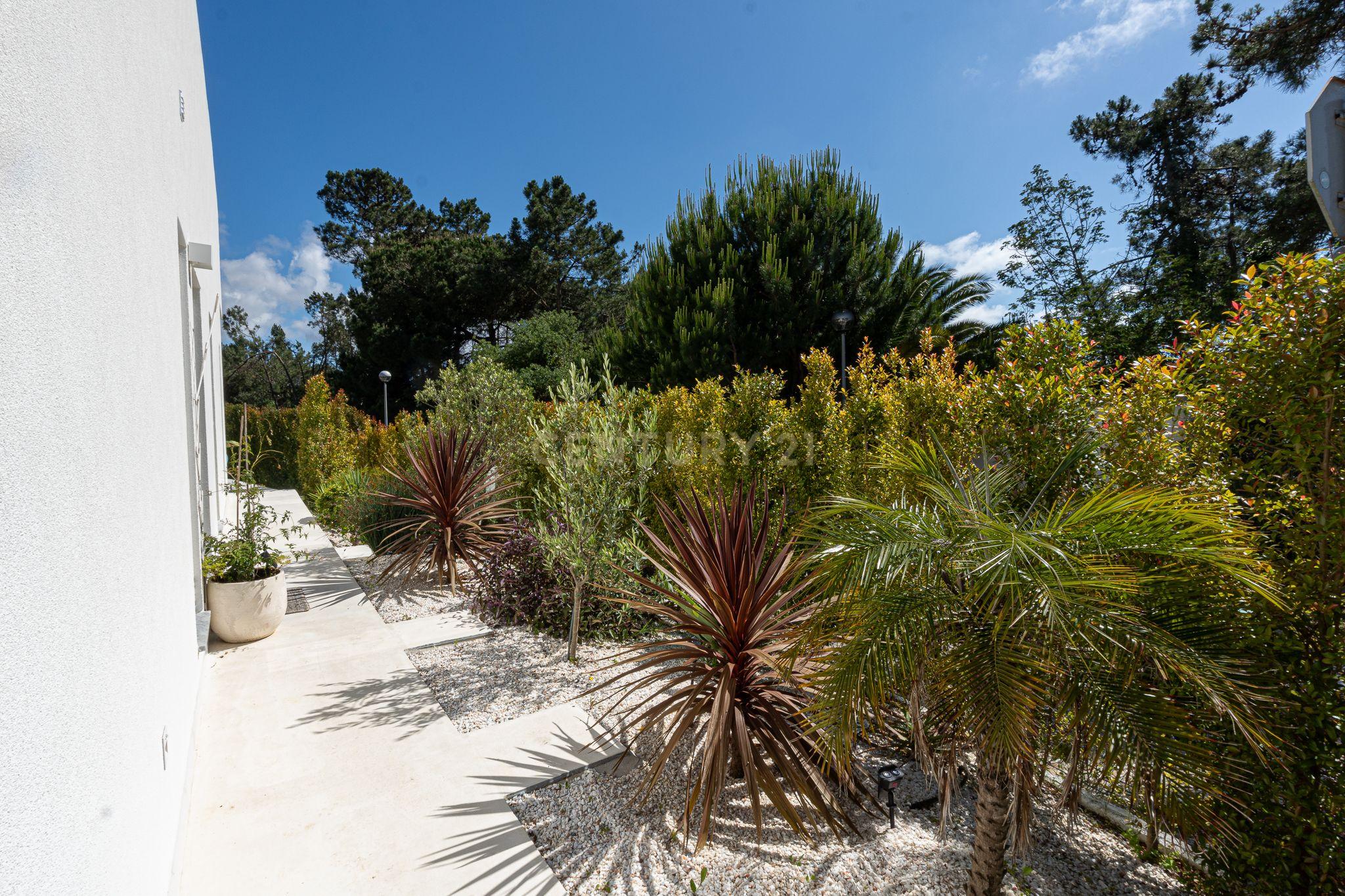 Exclusive T3 Villa in Lagoa de Albufeira - image 17