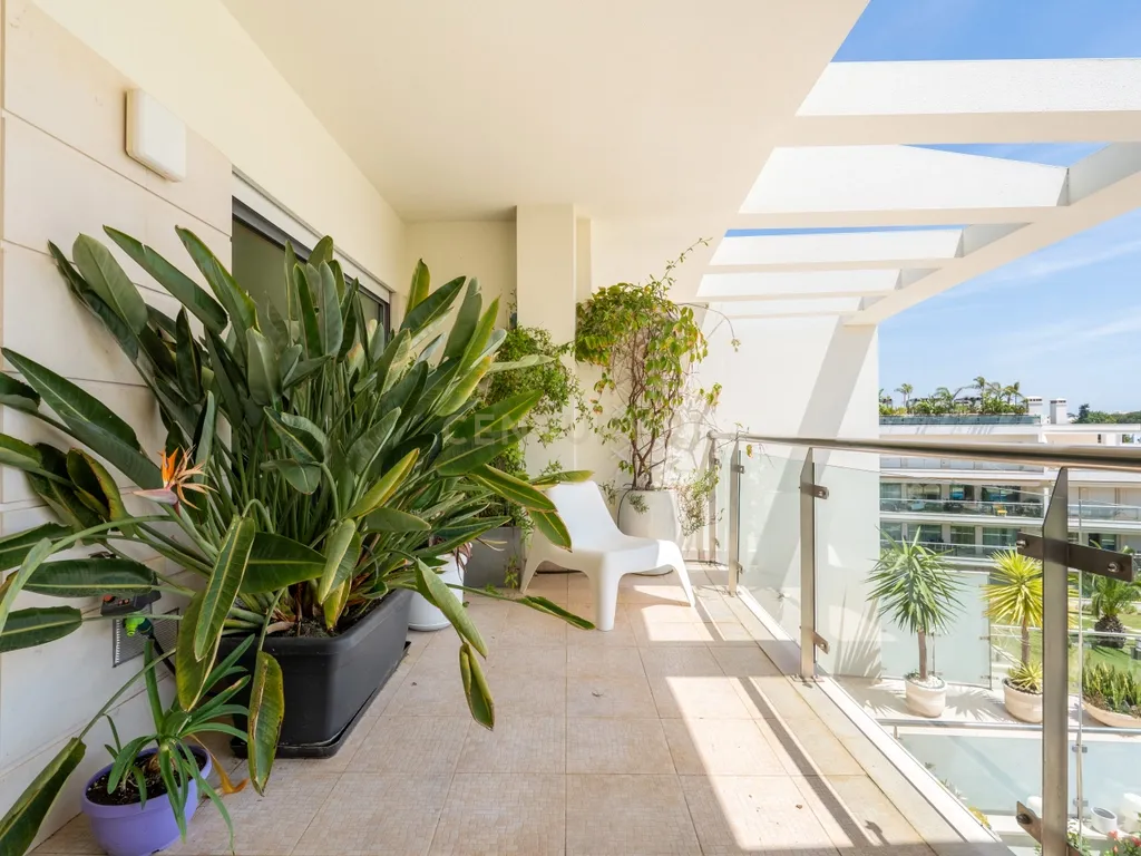 Five-Bedroom Villa with Pool, Cinema Room and Box Garage in Albufeira - image 16
